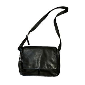 perlina black leather bag
